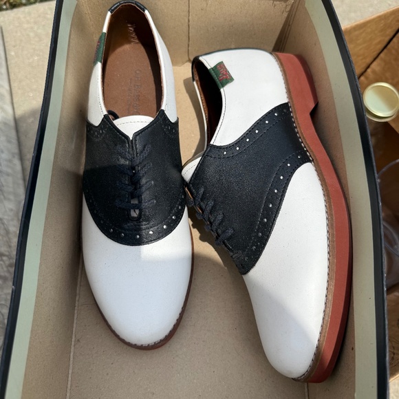 Uniform Bass Saddle Shoes  Size 8 - Picture 3 of 4